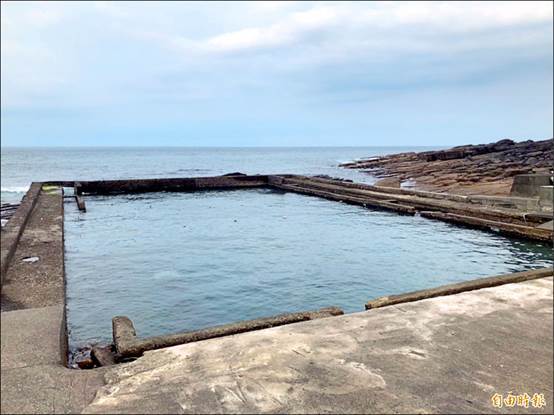 復育珊瑚的基地就在有廢棄九孔養殖池的新北市海洋資源復育園區。（記者楊媛婷攝）